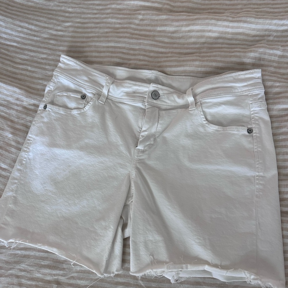 Tommy Bahama Classic White Shorts